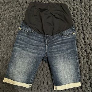 Maternity shorts